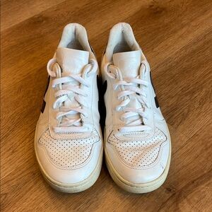 Veja V-10 Sneakers